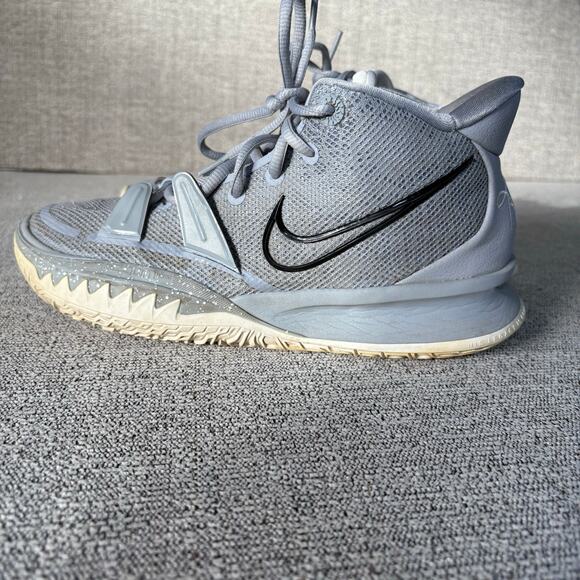 Nike Kyrie 7 TB Team Blank Wolf Grey Black White Basketball Size 8 - Picture 1 of 7